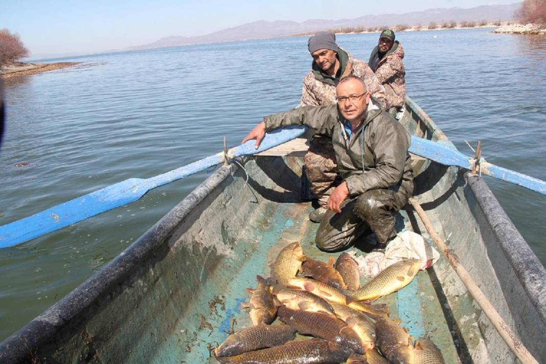 Konya'da yağışlar meyvesini veriyor: Balıkçıların ağları doldu 1